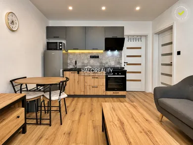 Na prenájom 1-izbový byt, 36 m², Levice