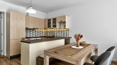 Na prenájom 3-izbový byt, 74 m², Bratislava-Staré Mesto, Bernolákova