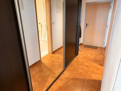 Na predaj 2-izbový byt, 67 m², Bratislava-Karlova Ves, Majerníkova