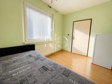 Квартири на продаж, 4-кімнатні, Zvolen · €166 900