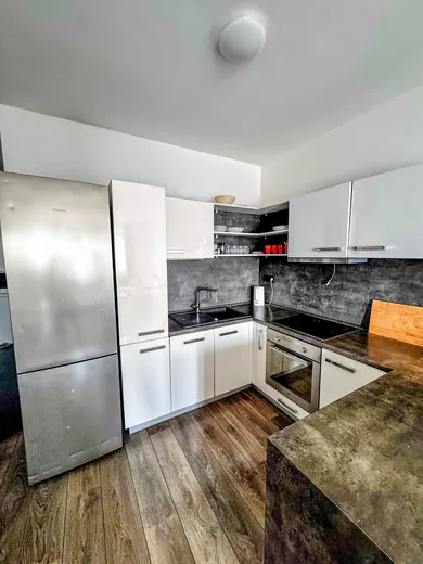Na predaj 2-izbový byt, 63 m², Bratislava-Petržalka, Bosákova