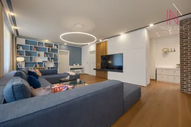 Na predaj 5-izbový byt, 145 m², Bratislava-Ružinov, Trenčianska