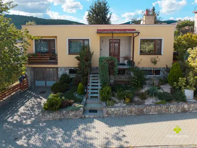 Na predaj 5-izbový dom, 220 m², Bojnice, J. Hollého