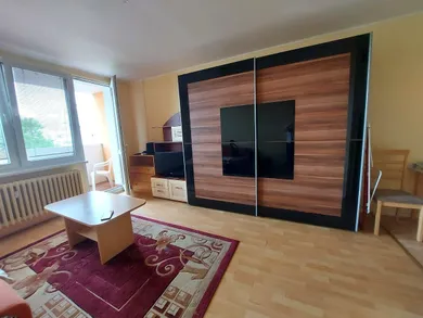 Mieszkania na wynajem, 3-pokojowe, Košice-Západ · €700