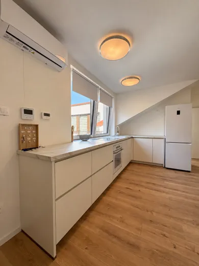 Na prenájom 2-izbový byt, 50 m², Trnava, Trnava / Pekárska