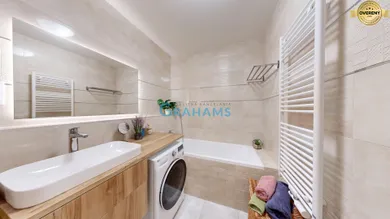 Na predaj 4-izbový byt, 129 m², Bratislava-Devínska Nová Ves