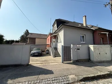 Na predaj 7-izbový dom, 300 m², Bratislava-Rača, Remeselnícka