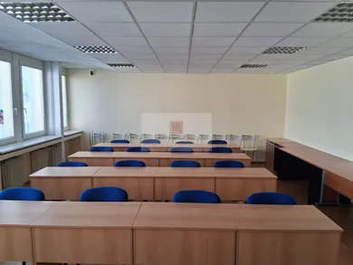 Komerčné priestory na prenájom, Bratislava-Nové Mesto · €325