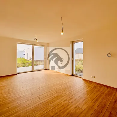 Na prenájom 4-izbový dom, 108 m², Hronské Kosihy