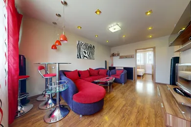 Na predaj 4-izbový byt, 82 m², Bratislava-Petržalka, Osuského