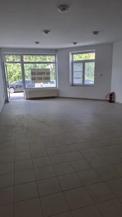 Na prenájom komerčné, 48 m², Ilava, Ľ. Štúra