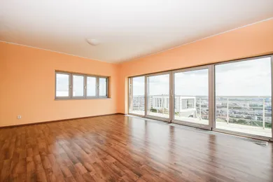 Na prenájom dom, 600 m², Bratislava-Nové Mesto, Strážna