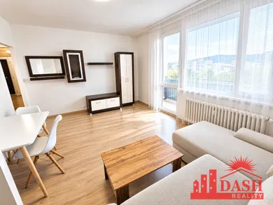 Na prenájom 2-izbový byt, 47 m², Trenčín, Generála Svobodu