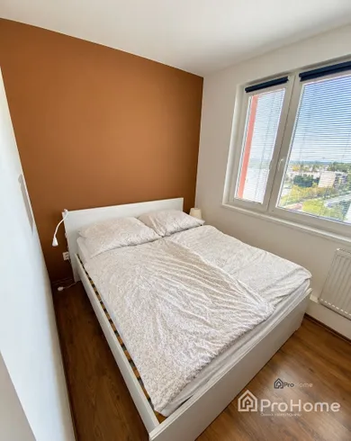 Na predaj 1-izbový byt, 36 m², Bratislava-Petržalka