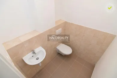 Na predaj komerčné, 60 m², Dunajská Lužná