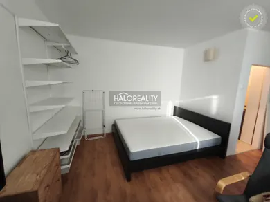 Na prenájom 1-izbový byt, 34 m², Bratislava-Ružinov