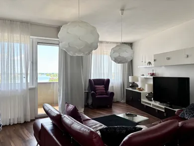 Byty na prenájom 4-izbový, Senec · €1 000