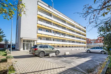 Na predaj 1-izbový byt, 36 m², Pezinok, 1. mája