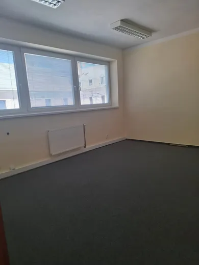 Na prenájom komerčné, 20 m², Zvolen, Námestie SNP