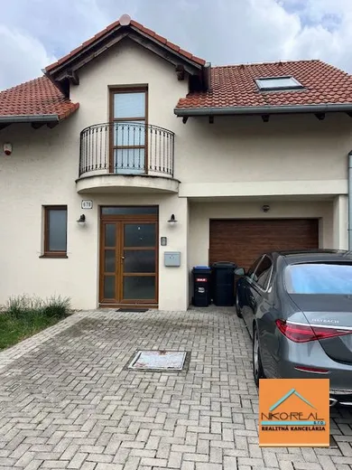 Domy na predaj 4-izbový, Rovinka · €399 000