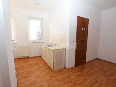 Na prenájom komerčné, 26 m², Dunajská Streda, Hlavná