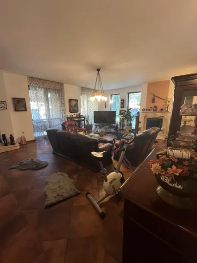 Na predaj 4-izbový dom, 366 m², Bratislava-Vrakuňa, Mostná