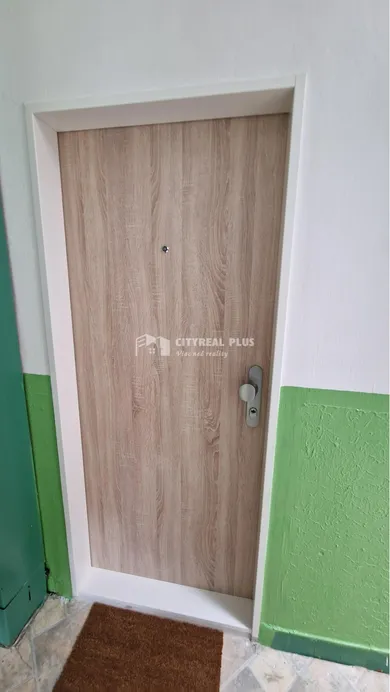 Na prenájom 1-izbový byt, 36 m², Nové Zámky, Nábrežná