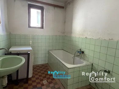 Na predaj 6-izbový dom, 300 m², Liešťany, Dobročná