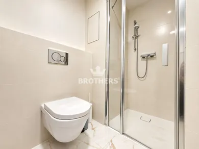 Na prenájom 2-izbový byt, 55 m², Bratislava-Staré Mesto, Floriánska