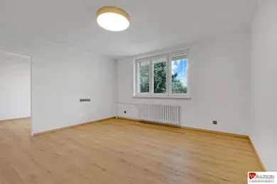 Na prenájom 3-izbový byt, 124 m², Bratislava-Karlova Ves, Sološnická