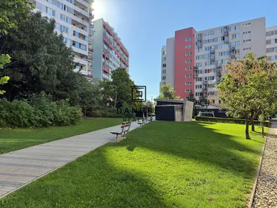 Na predaj 4-izbový byt, 101 m², Bratislava-Nové Mesto, Tomášikova
