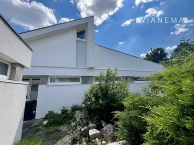 Na predaj 5-izbový dom, 350 m², Bratislava-Dúbravka, Juraja Hronca