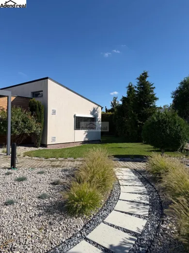 Na predaj 4-izbový dom, 160 m², Bratislava-Jarovce