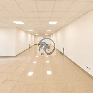 Na prenájom komerčné, 197 m², Levice, Ulica Československej armády