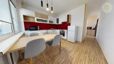 Mieszkania na sprzedaż, 4-pokojowe, Lučenec · €129 990