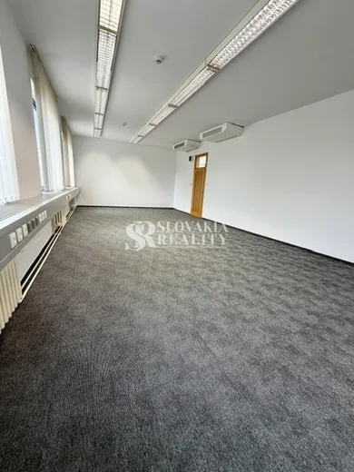 Na prenájom objekt, 25 m², Nitra, Coboriho - Cintorínska