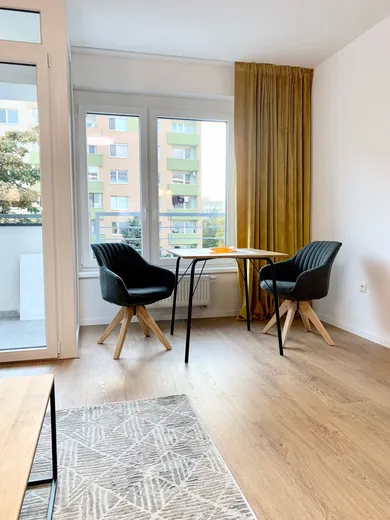 Na prenájom 2-izbový byt, 60 m², Bratislava-Ružinov, Sputniková