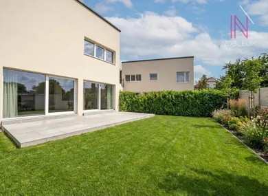 Na predaj dom, 70 m², Bratislava-Ružinov, Mierová