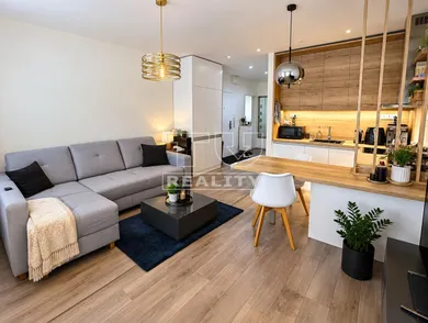 Apartments for sale, 2-room in Bratislava-Dúbravka · €244,999