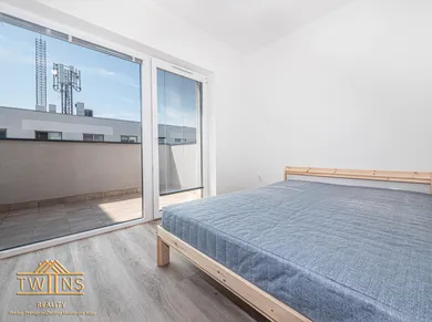 Na prenájom 1-izbový byt, 25 m², Rovinka, Hlavná
