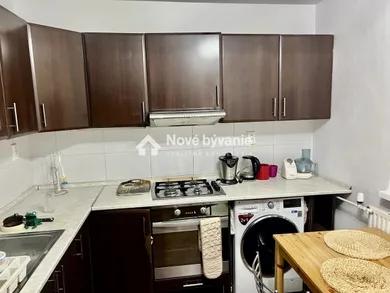 Na predaj 3-izbový byt, 73 m², Snina, 1. mája 2053/5