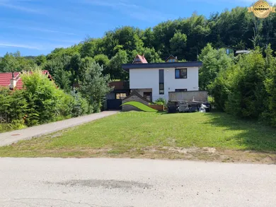 Na predaj pozemok, Bžany