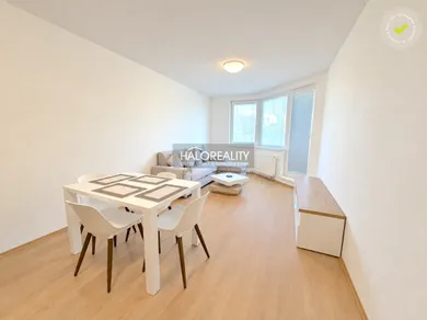 Na prenájom 2-izbový byt, 54 m², Bratislava-Ružinov, Jégého