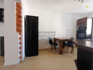Na prenájom 2-izbový byt, 67 m², Prievidza