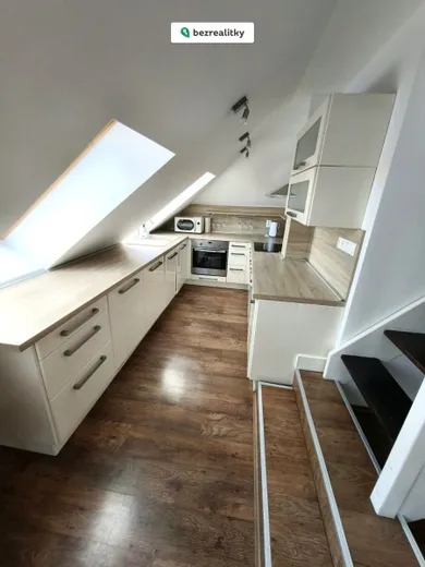 Na prenájom 2-izbový byt, 46 m², Bratislava-Nové Mesto