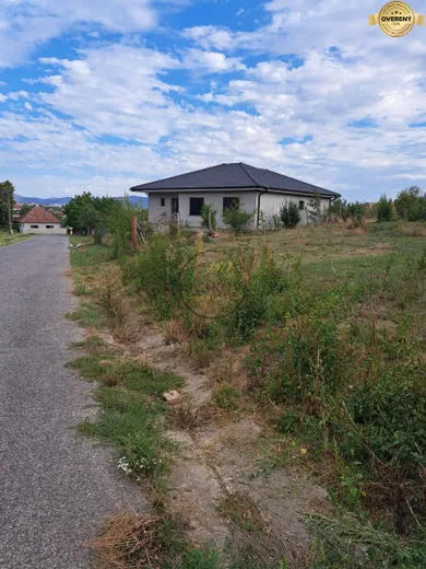 Na predaj pozemok, 680 m², Nové Sady, Sila