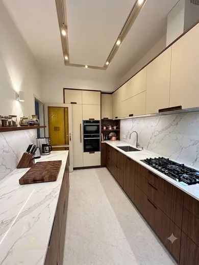 Na predaj 5-izbový byt, 175 m², Bratislava-Staré Mesto, Západný rad