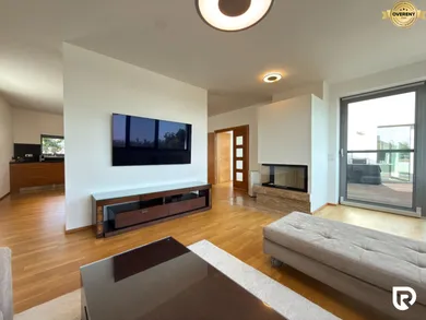Na prenájom 4-izbový byt, 125 m², Bratislava-Staré Mesto