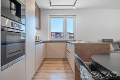 Na predaj 4-izbový byt, 96 m², Bratislava-Devínska Nová Ves