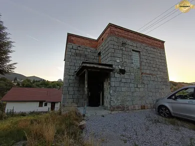Na predaj 3-izbový dom, Nová Baňa